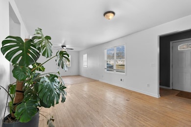 705 9th St NE, Minot, ND 58703 - photo 4