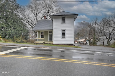 308 E Main St, Saltville, VA 24370 - photo 2