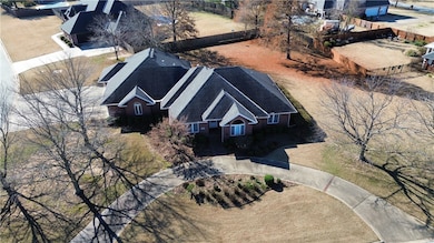 2721 S Laurel Crossing Cir, Rogers, AR 72758 - photo 2