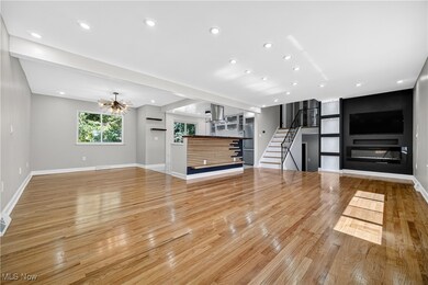 12095 Havana Rd, Cleveland, OH 44125 - photo 5