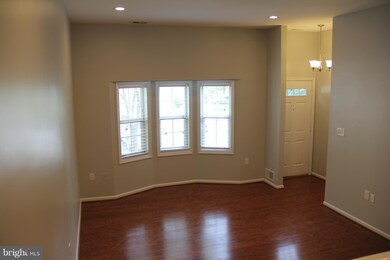 9927 Capperton Dr, Oakton, VA 22124 - photo 5