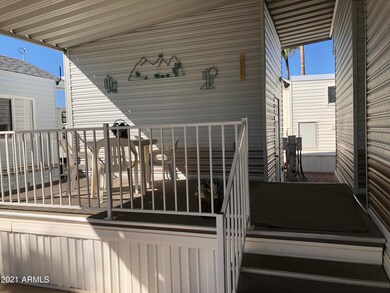 LARGE VIEWING DECK