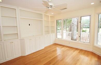 MLS_DSC_0169_sunroom1