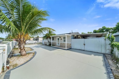 845 NW 2nd St, Florida City, FL 33034 - photo 3