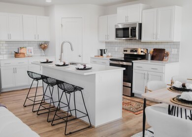 Charleston_HH Model (57 of 72)