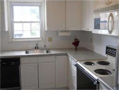 540 Granby Rd unit 121, South Hadley, MA 01075 - photo 2