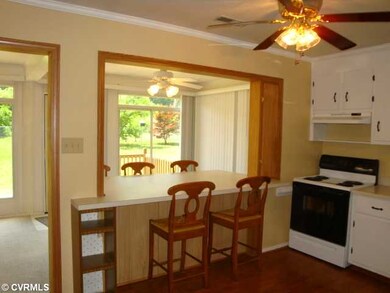 Kitchen - Kitchen open to Sun Room