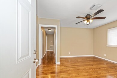 6812 Roswell St, Houston, TX 77022 - photo 6