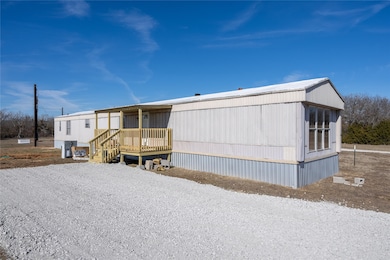9959 Fm 2071 unit Trailer B, Valley View, TX 76272 - photo 6