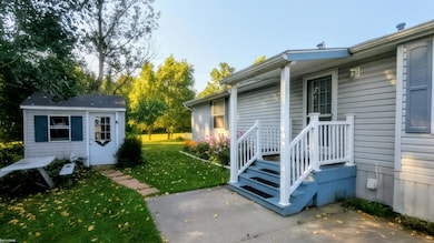 153 Meadow Ln, Port Huron, MI 48060 - photo 2