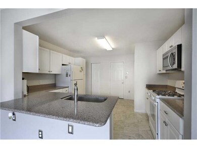 Kitchen. Beautiful kitchen with granite counters, 