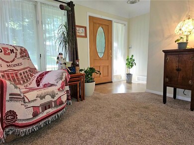 3929 Oakshire Rd, Des Moines, IA 50310 - photo 2