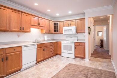 8424 Aspen Glen Way unit 8424, Louisville, KY 40228 - photo 6