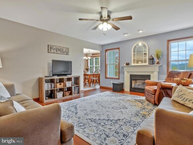 8 Sparrow Hawk Dr, Orwigsburg, PA 17961 - photo 4