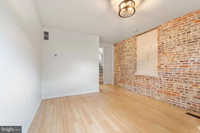 106 W Lee St, Baltimore, MD 21201 - photo 4