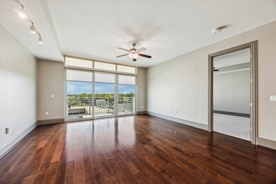 9870 Gaylord Dr unit 726, Houston, TX 77024 - photo 4