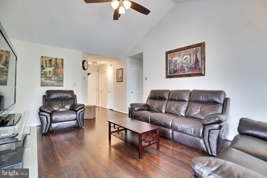 4406 Silverbrook Ln unit J301, Owings Mills, MD 21117 - photo 5
