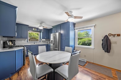 Eat-In Kitchen
