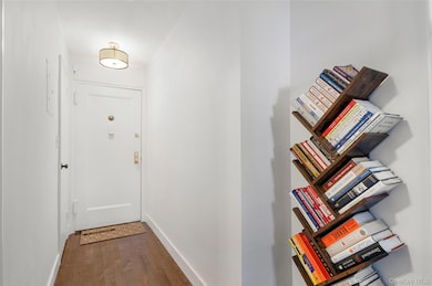 Tappan Manour Condominium unit T2, Tarrytown, NY 10591 - photo 4