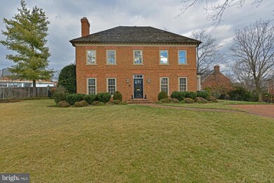 704 Kings Ct, Alexandria, VA 22302 - photo 2