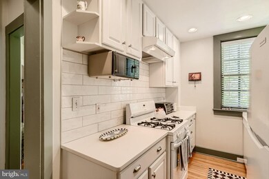 220 Stony Run Ln unit 2C, Baltimore, MD 21210 - photo 7