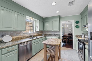 2112 Pine Needle Dr E, Mobile, AL 36609 - photo 6