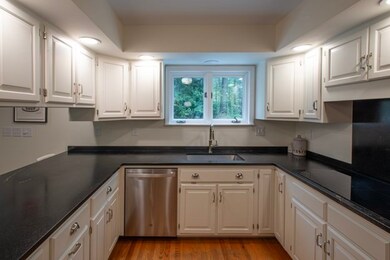 7 Foxglove Ln, Amherst, MA 01002 - photo 2