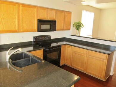 KITCHEN/FAMILY RM