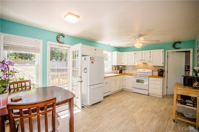 Eat-In Kitchen with access to the Deck