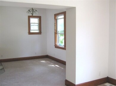 716 W 9th St, Davenport, IA 52804 - photo 4