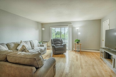 2420 Independence Ln unit 212, Madison, WI 53704 - photo 3