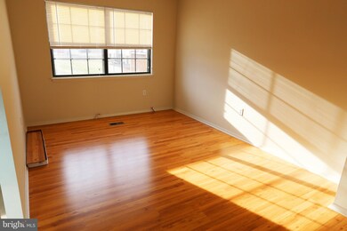 4705 Grand Bend Dr, Catonsville, MD 21228 - photo 3