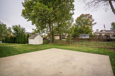 8102 Cortland Dr, Louisville, KY 40228 - photo 7