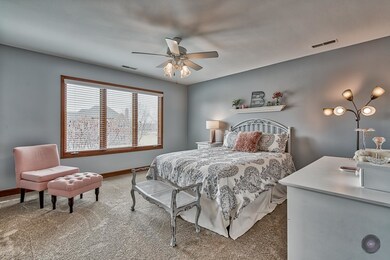 356 Avena Cir, Naperville, IL 60565 - photo 7