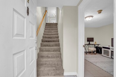 665 Robbins Ave unit 4, Dracut, MA 01826 - photo 3