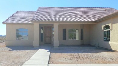 2331 Covered front patio