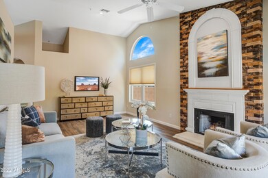 004_Living Room