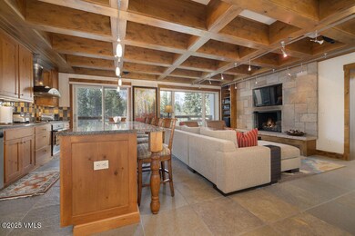 2504_treetops_4e_interior_kitchen_b
