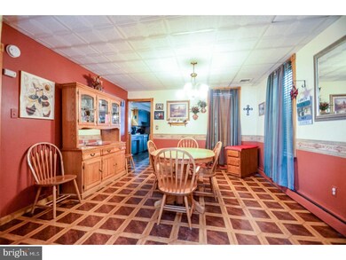 526 Centre St, Easton, PA 18042 - photo 4