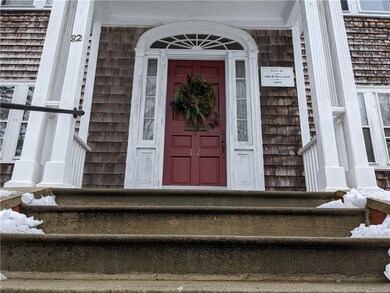82 High St unit 2S, Bristol, RI 02809 - photo 2