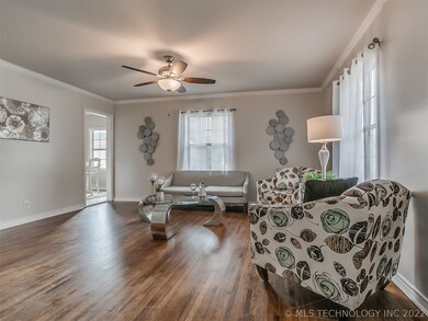 Refinished hardwoods with plenty of room to entert