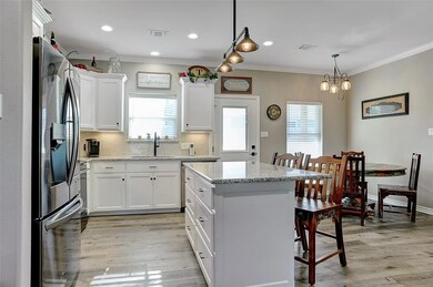 305 S Magnolia St, Pottsboro, TX 75076 - photo 7