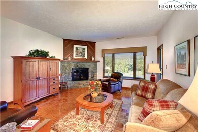 289 Evergreen Dr unit 7, Blowing Rock, NC 28605 - photo 3