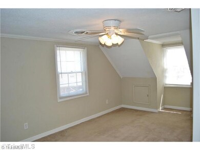 4401 Essex Ct, High Point, NC 27265 - photo 7