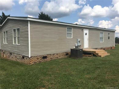 215 Grassy Meadow Ln, Statesville, NC 28625 - photo 3