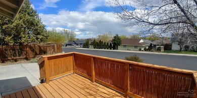 2041 SW 33rd St, Redmond, OR 97756 - photo 6