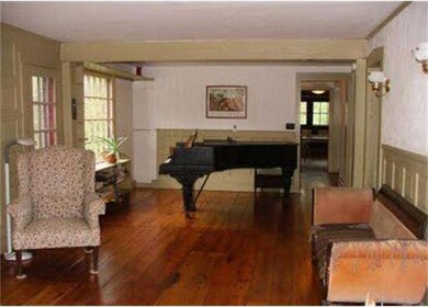 460 Market Hill Rd, Amherst, MA 01002 - photo 4