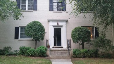 Adorable entrance greets you !