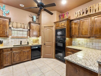 211 Chaparral Dr, Granbury, TX 76049 - photo 7