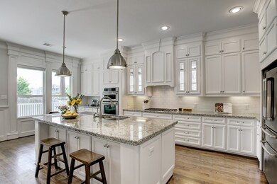 645 Rutland St, Houston, TX 77007 - photo 6